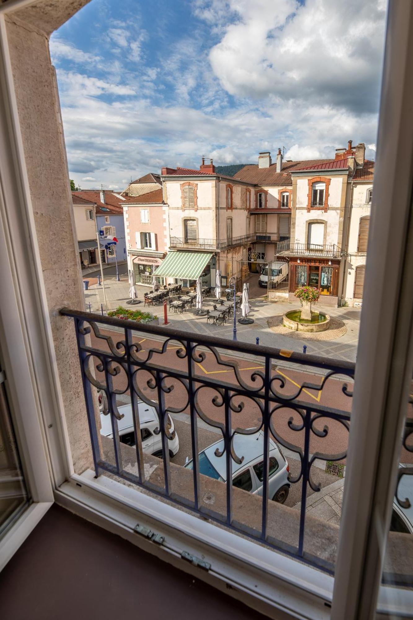 Cocon De La Belle De Vosges 3 Chambres Remiremont Exterior foto